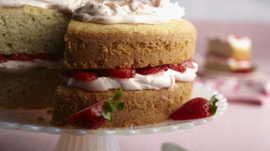 Vanilla Layer Cake With Fresh Strawberries Gluten Free Flour Recipe From Pamela's Products