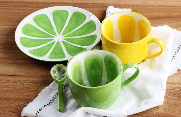 Summer Serveware Citrus Fruit Lemon Mug Lime Plate Spoon And Matching Mug With Colorful Pattern Inside Cup For Stylish Summer Tablescapes