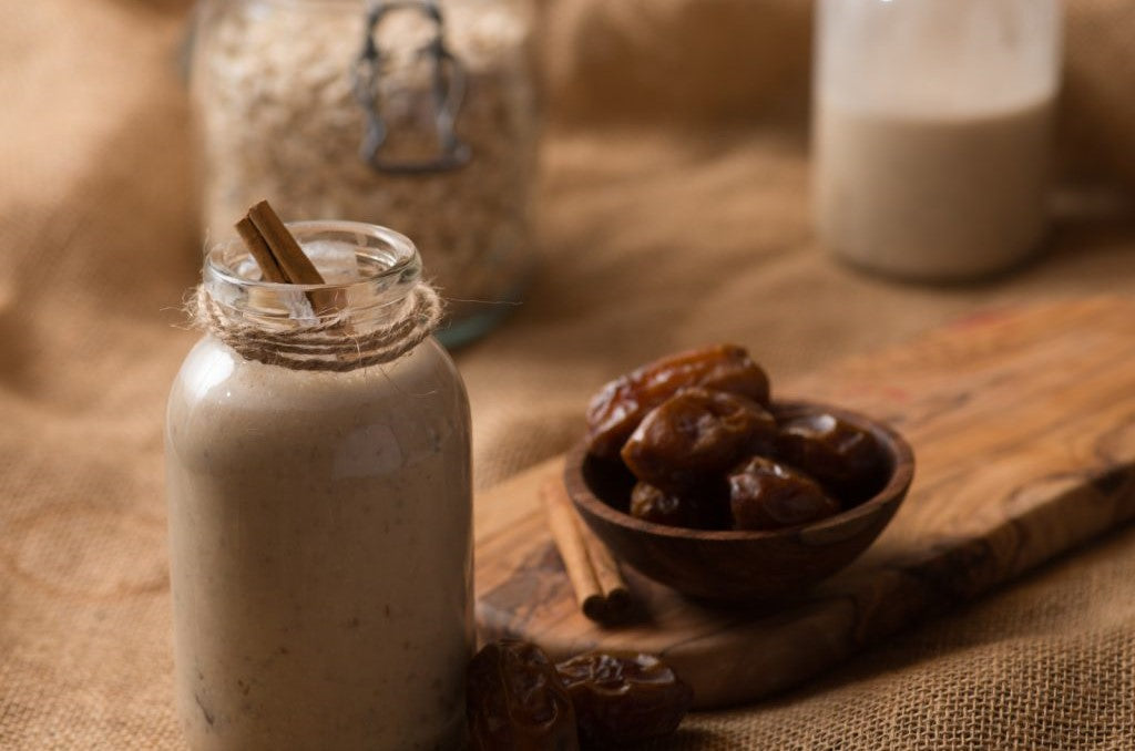 Oatmeal Cookie Smoothie Recipe With Almond Protein Powder From Bob's Red Mill
