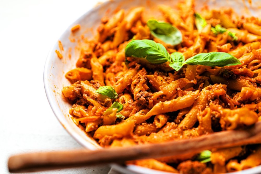 1 Pot No Dairy Pasta With Meat Sauce And Fresh Basil Recipe Using Primal Kitchen Vodka Red Sauce