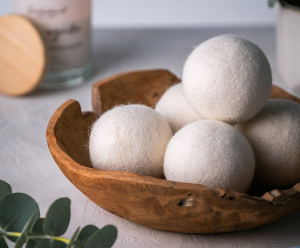 Woolzies Pure Sheep Wool Laundry Balls In Wooden Bowl